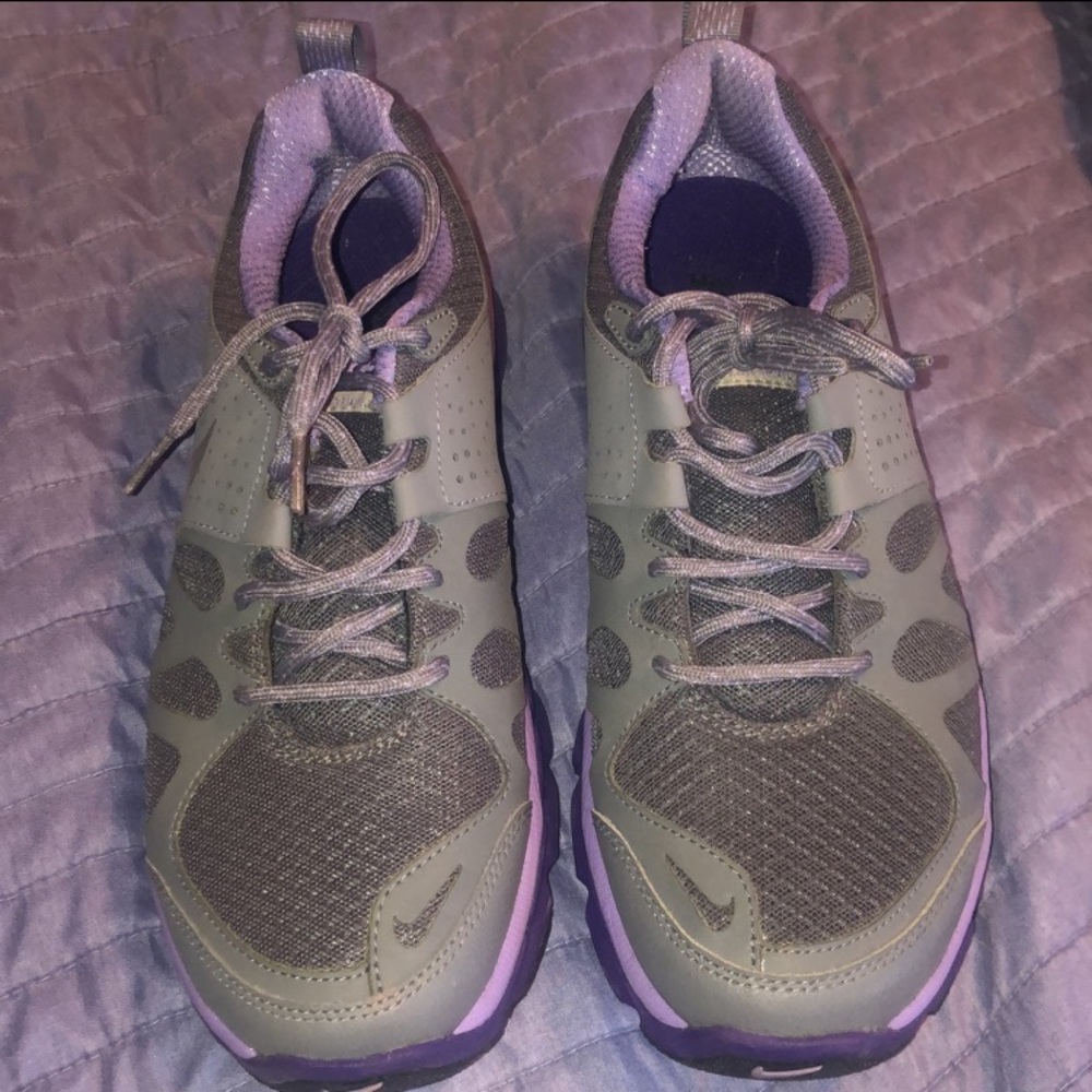 Women’s Nike sneakers